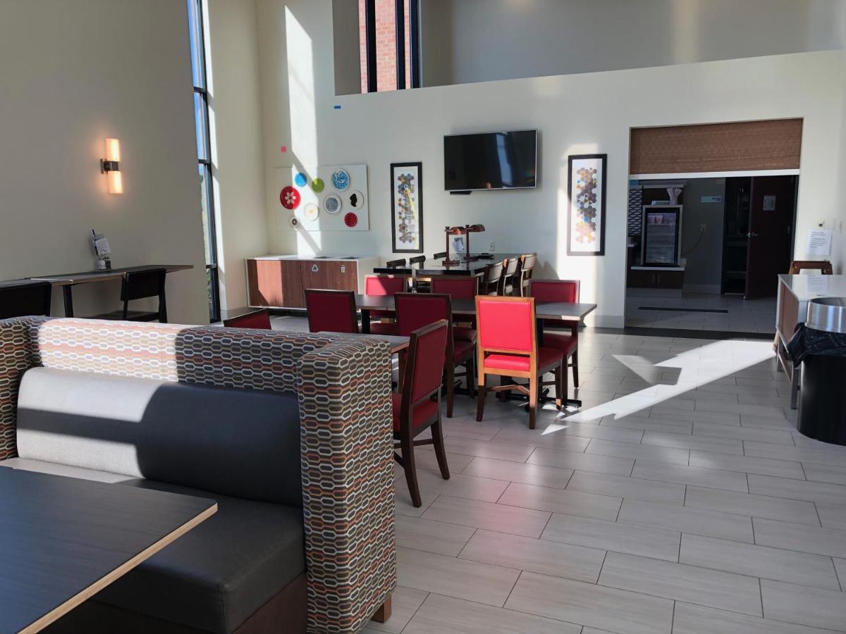Holiday Inn Express Hotel & Suites Franklin By Ihg Eksteriør billede